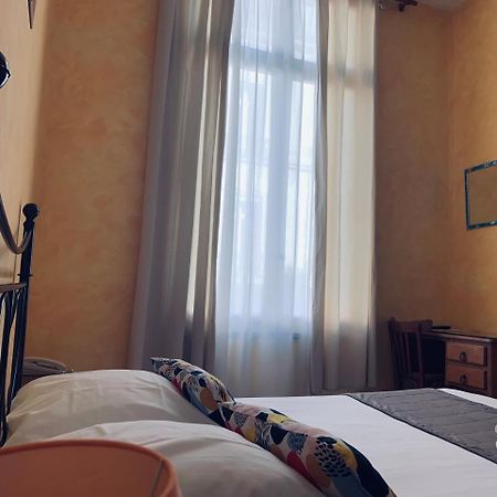Hotel Moderne Tours Bagian luar foto
