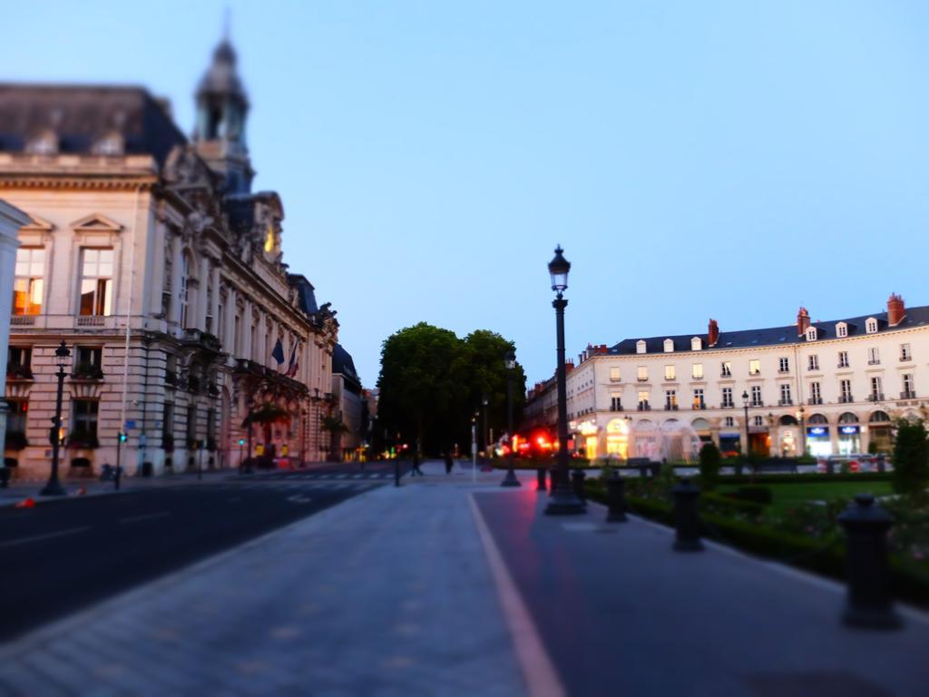 Hotel Moderne Tours Bagian luar foto