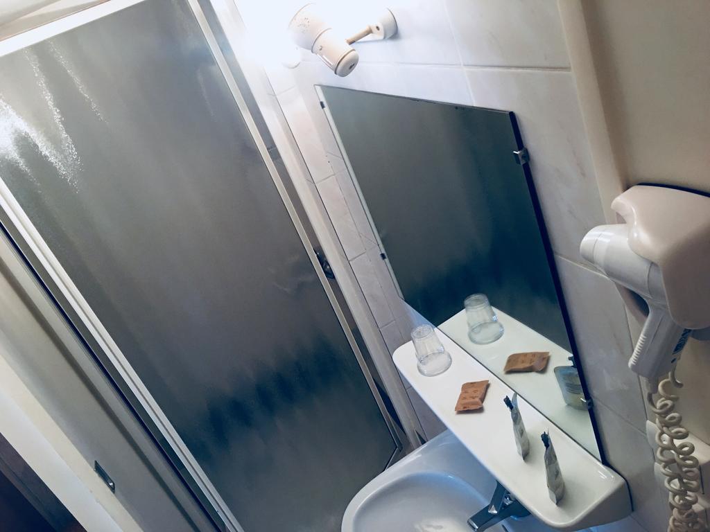 Hotel Moderne Tours Bagian luar foto